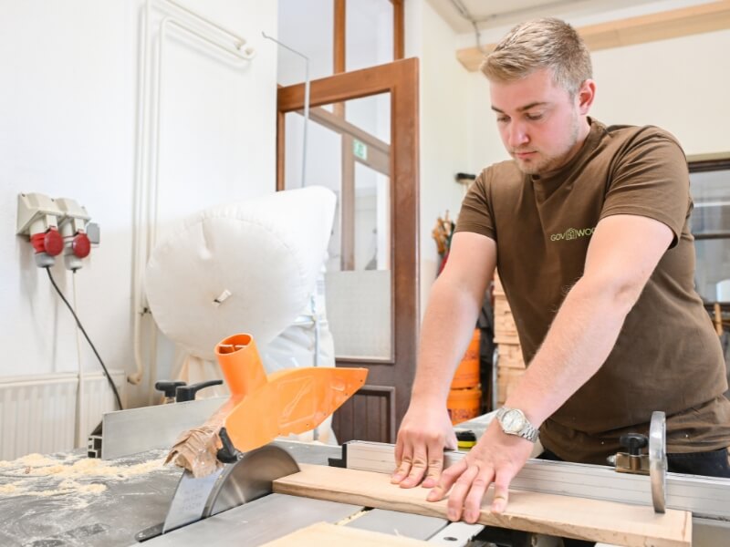 Kako leseni izdelki nastajajo danes